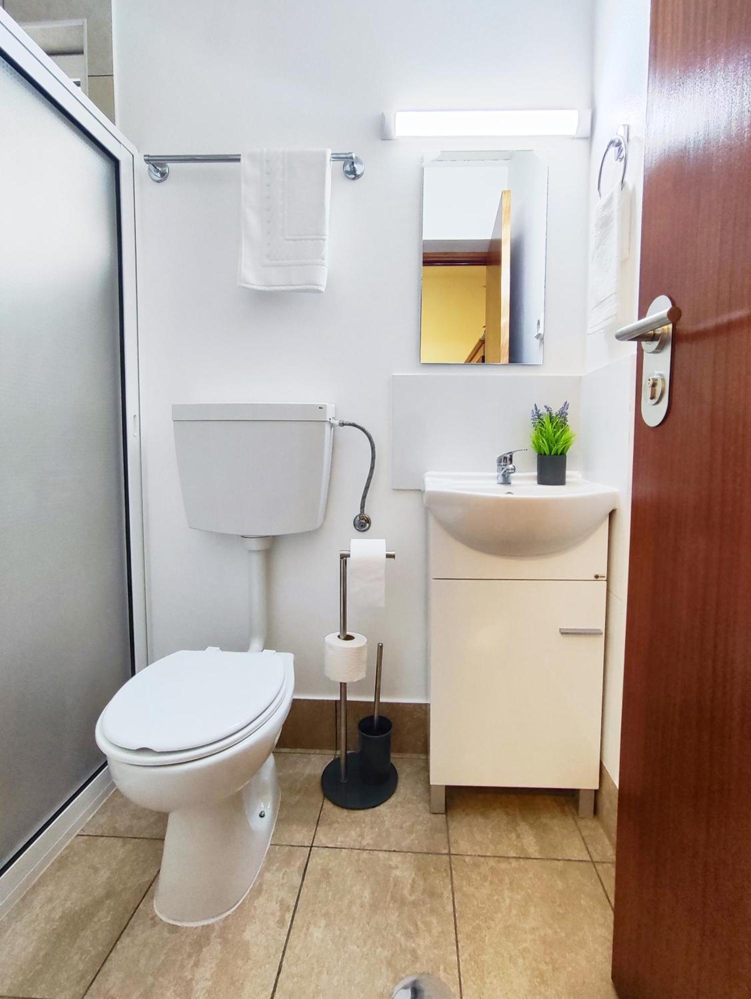 Gateone Al Airport View House Villa Машику Екстериор снимка